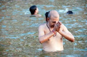Swim in Ram Kund for a holy bath