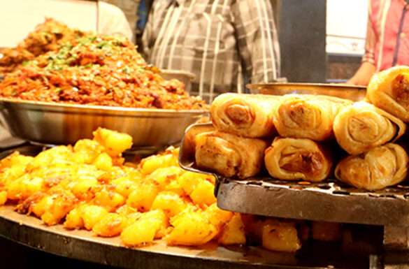 Top 10 Mumbai Khau Gallis for Street Food Lovers