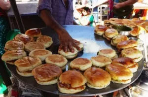 Delhi's Popular Street Food Spots. tripowe