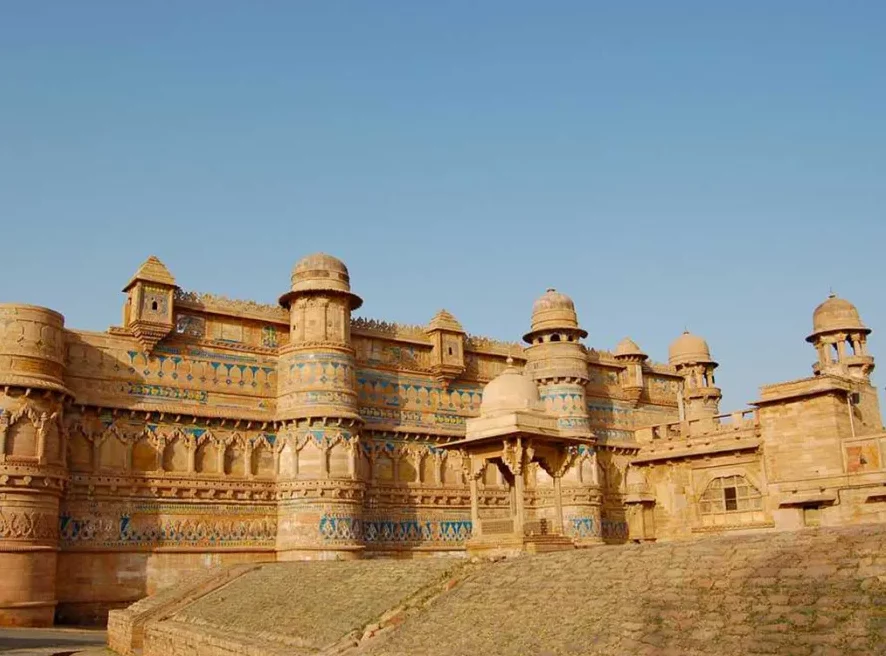 Indore s Gwalior Fort. tripowe