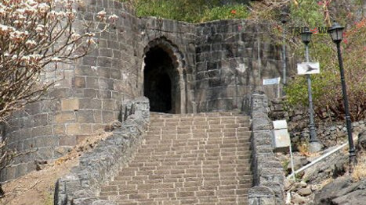 Top historical forts in Maharashtra