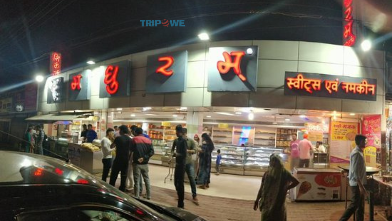 Famous food places in Indore