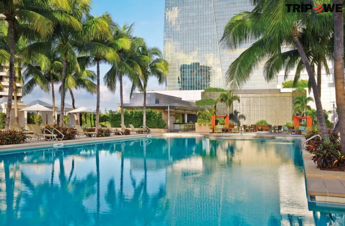 Four Seasons Hotel Miami tripowe.com