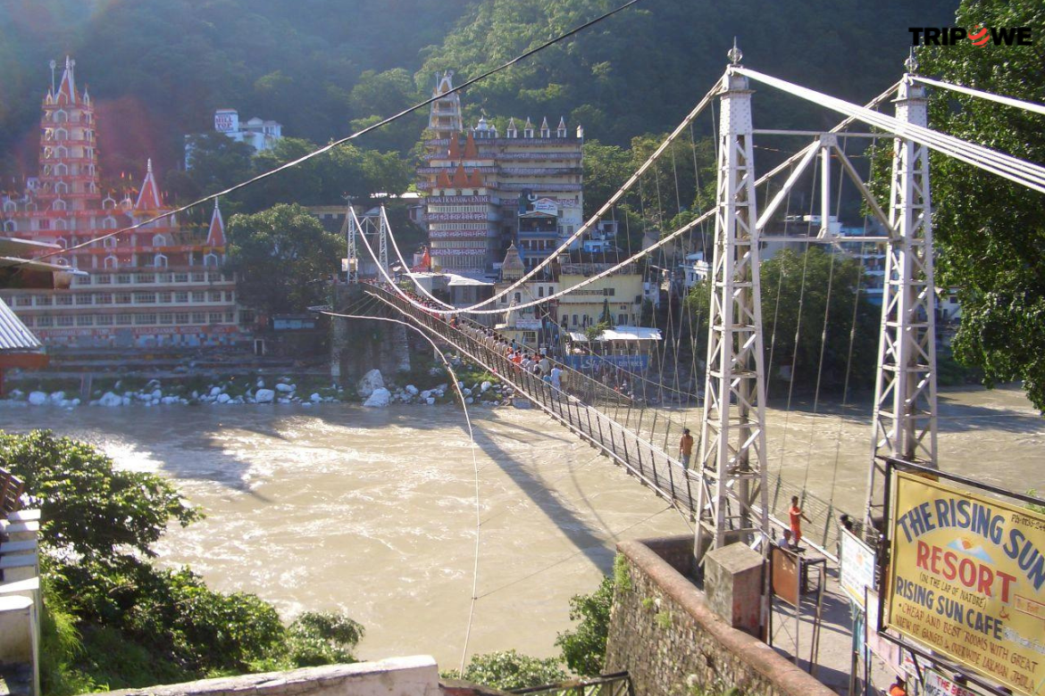 Lakshman Jhula tripowe.com