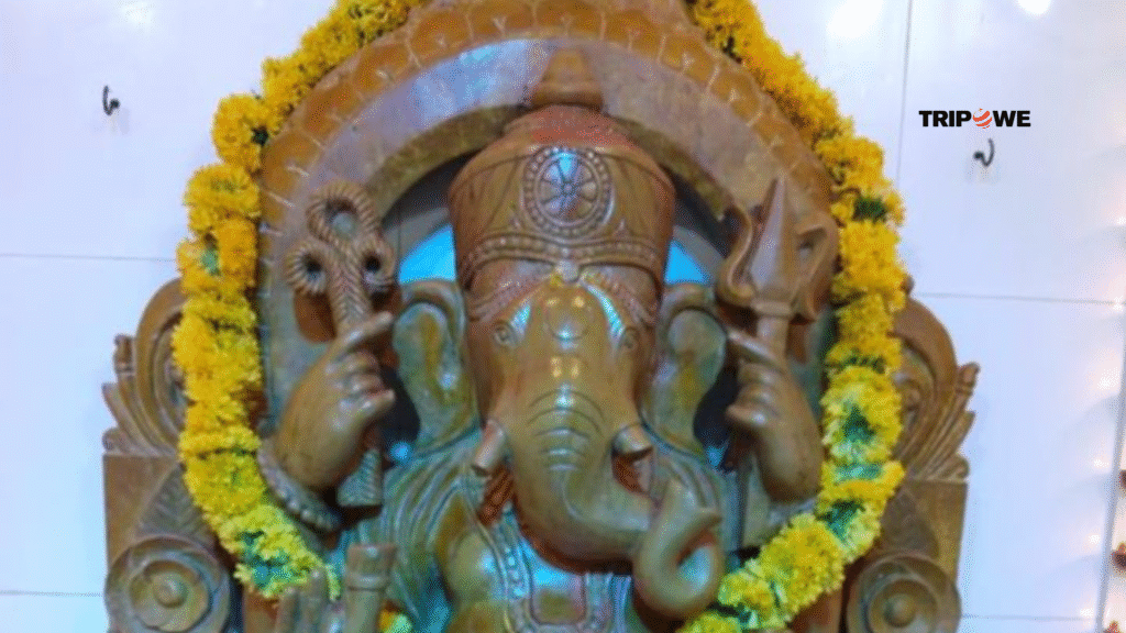 Famous Ganesh Temple in Mumbai -tripowe.com