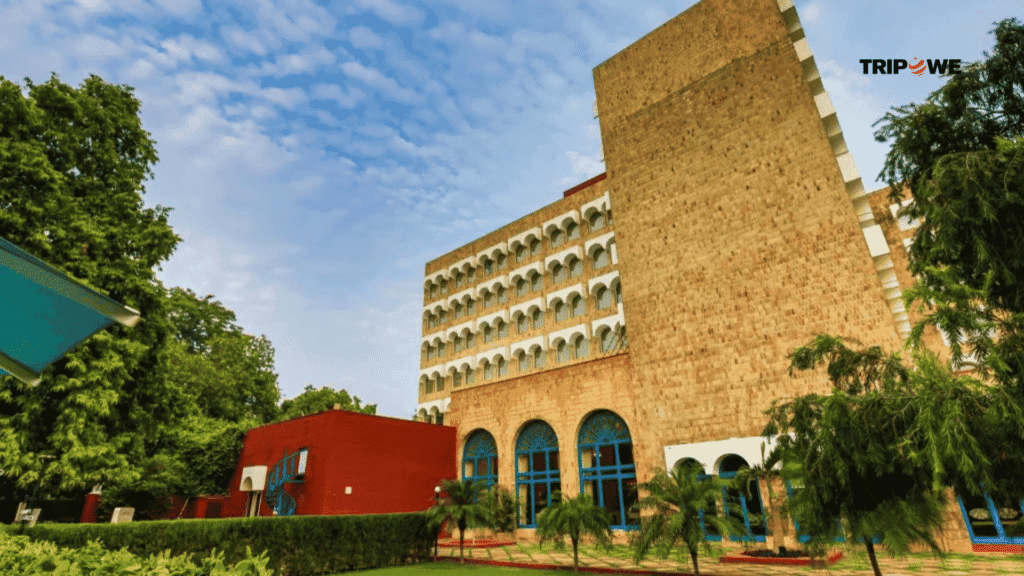 Best hotel to stay near the kashi vishwanath Jyotirlinga-Tripowe.com