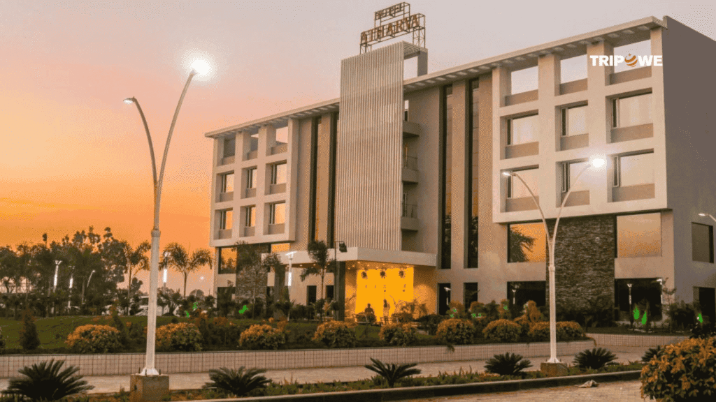 Best Hotel To Stay near mahakaleshwar temple-Tripowe.com