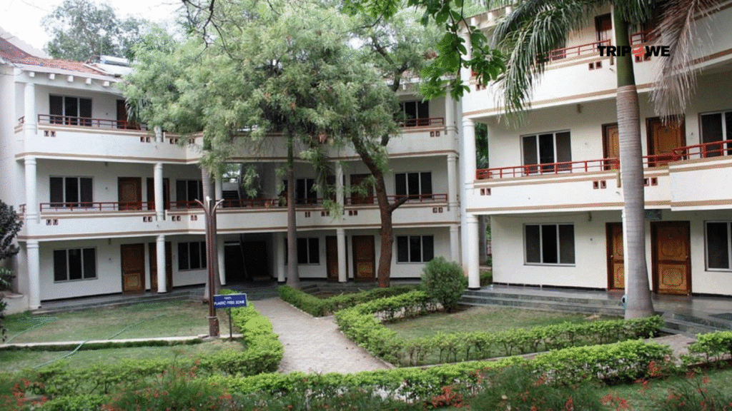 Best hotel to stay near Mallikarjuna Jyotirlinga-Tripowe.com