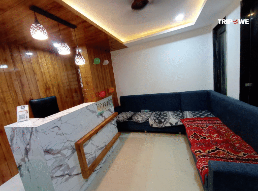 Best hotels near omkareshwar Jyotirling