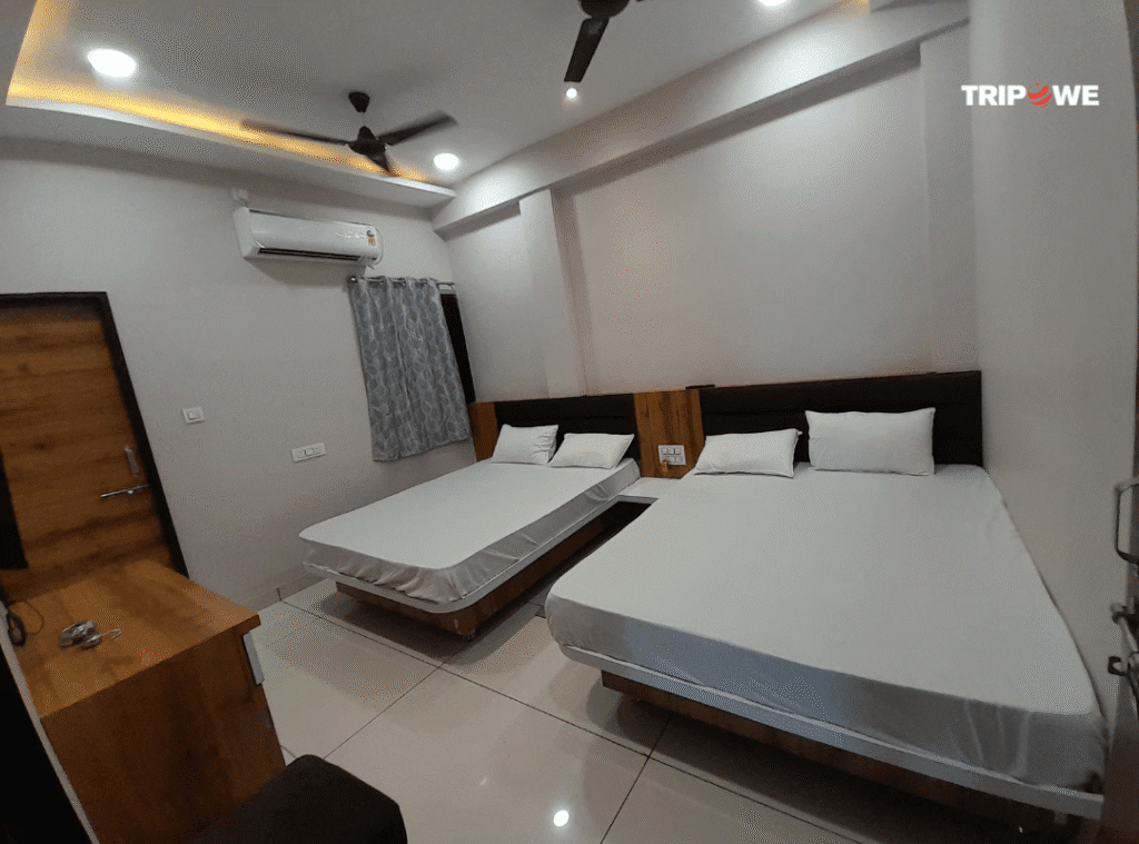 Best hotels near omkareshwar Jyotirling