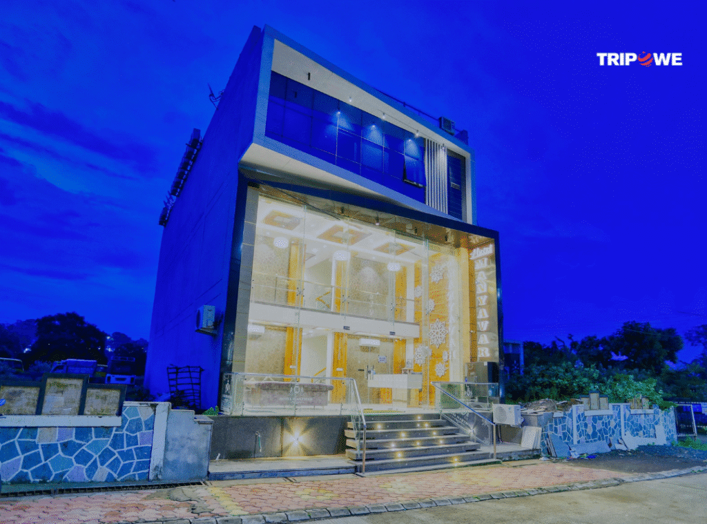 Best hotels near omkareshwar Jyotirling