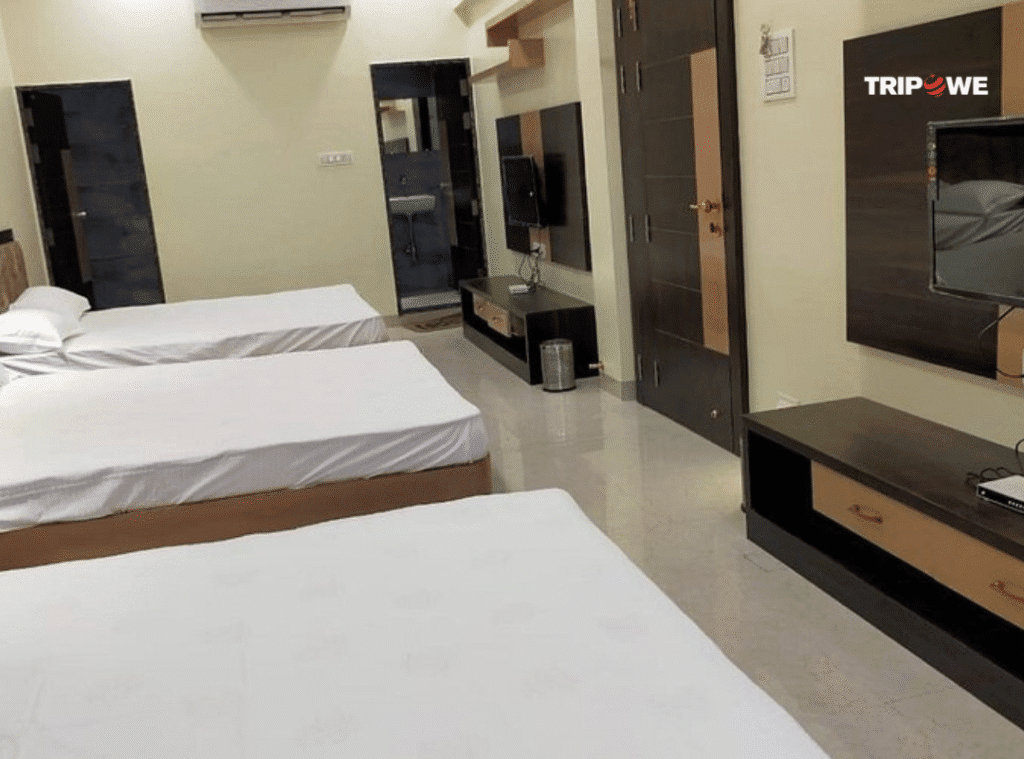Best hotels near omkareshwar Jyotirling